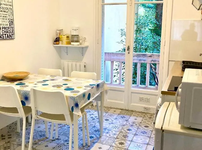 Maison Otto مينتون